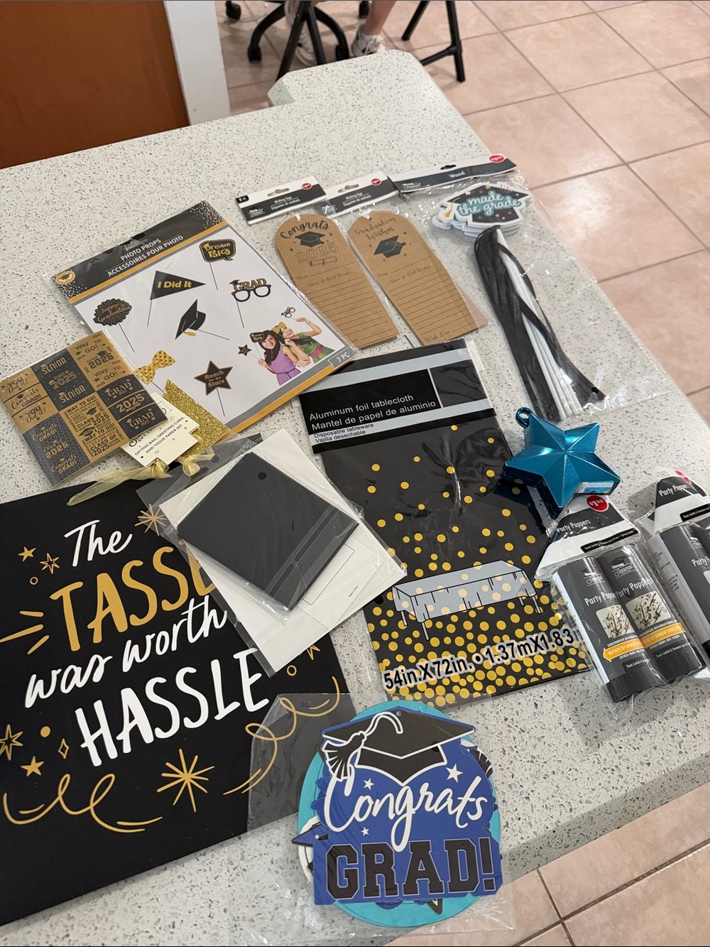 Graduation Party Decoration Kit – Congrats Grad! Black & Gold Theme@@@@
